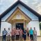 Anggota Dewan Perwakilan Rakyat Daerah (DPRD) Kaltim, Ekti Imanuel saat berkunjung ke rumah ibadah (Ig/@ektiimanuel.official)