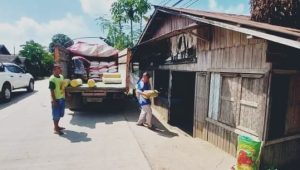 Baharuddin Demmu Salurkan Bantuan Pupuk dan Bibit kepada Petani