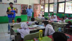 Dukung Pendidikan di Balikpapan dan Penajam, Relawan Pertamina Energi Negeri 7.0 Lakukan Aksi Sosial di Enam Sekolah Dasar