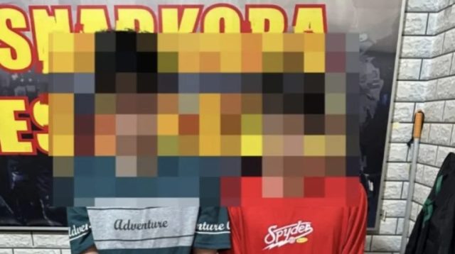 Polres Paser mengungkap peredaran narkotika jenis sabu di wilayah Kecamatan Tanah Grogot. Dua pria berinisial ASI (30) dan BK (28) diamankan beserta barang bukti berupa sabu seberat 2,58 gram pada Rabu (01/01/25). (Dok: katakaltim.com)