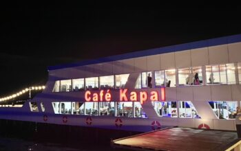 Cafe Kapal di Bontang Kuala (dok: katasatu)
